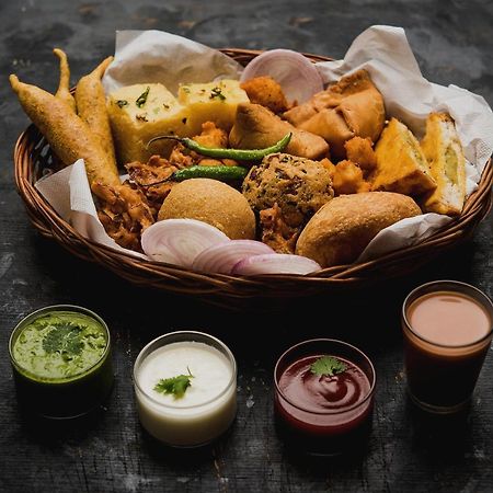 Hotel Capital O Bvh Hospitality Near Pvr Ansal Plaza Greater Noida Exteriér fotografie