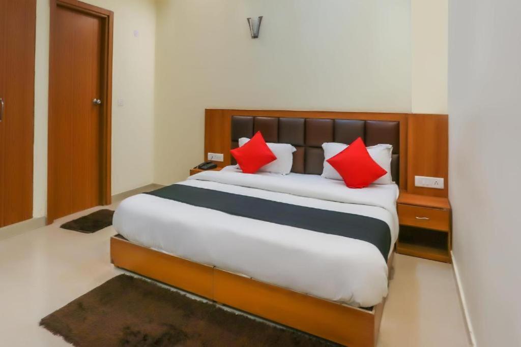Hotel Capital O Bvh Hospitality Near Pvr Ansal Plaza Greater Noida Exteriér fotografie